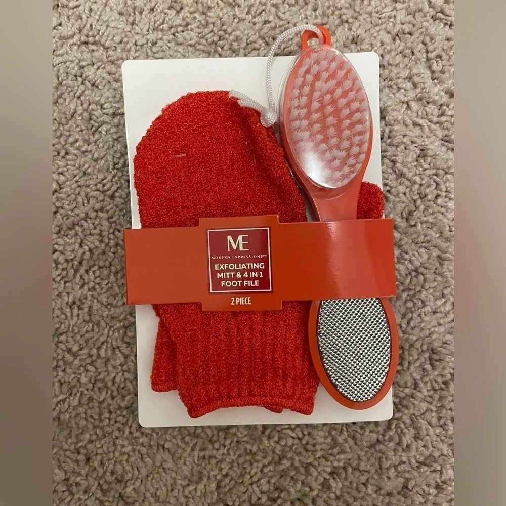Modern expressions Essentials Exfoliating Mitt & 4-in-1 Foot File - Red - NWT
